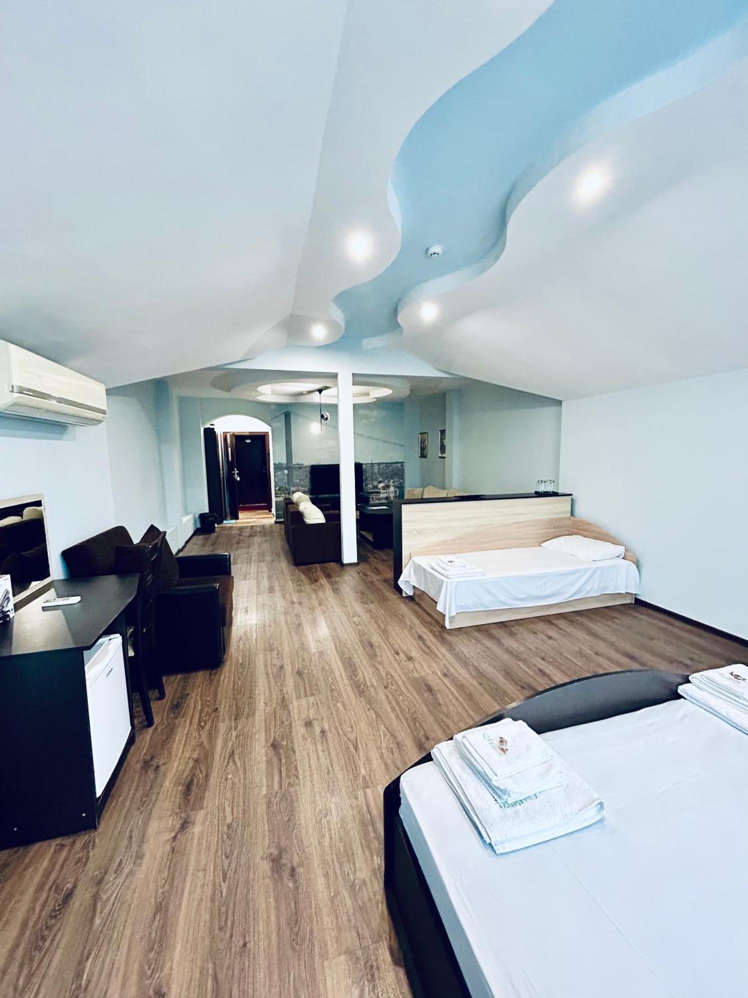 Meatsa Hotel Kŭrdzhali Extérieur photo