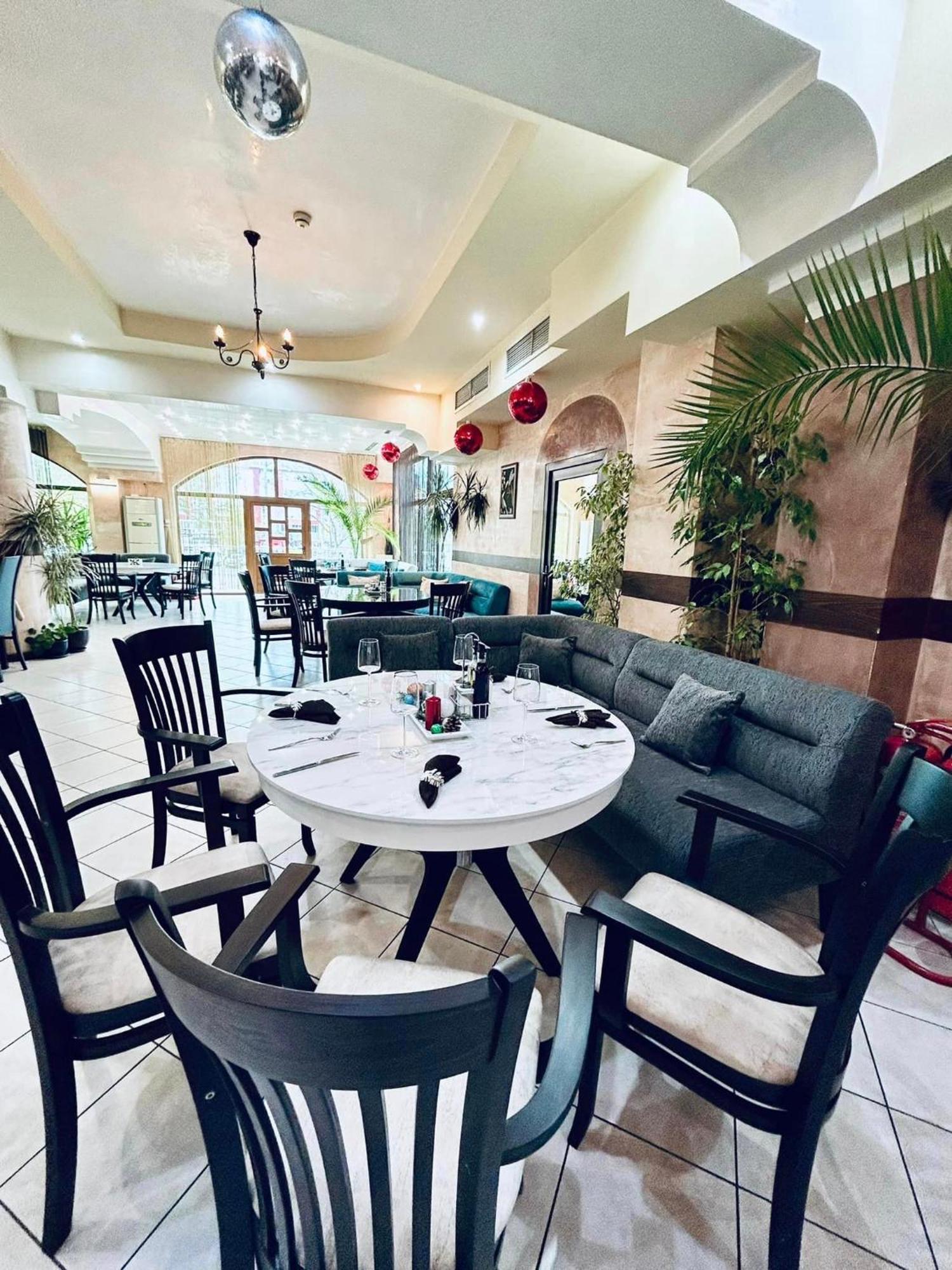 Meatsa Hotel Kŭrdzhali Extérieur photo